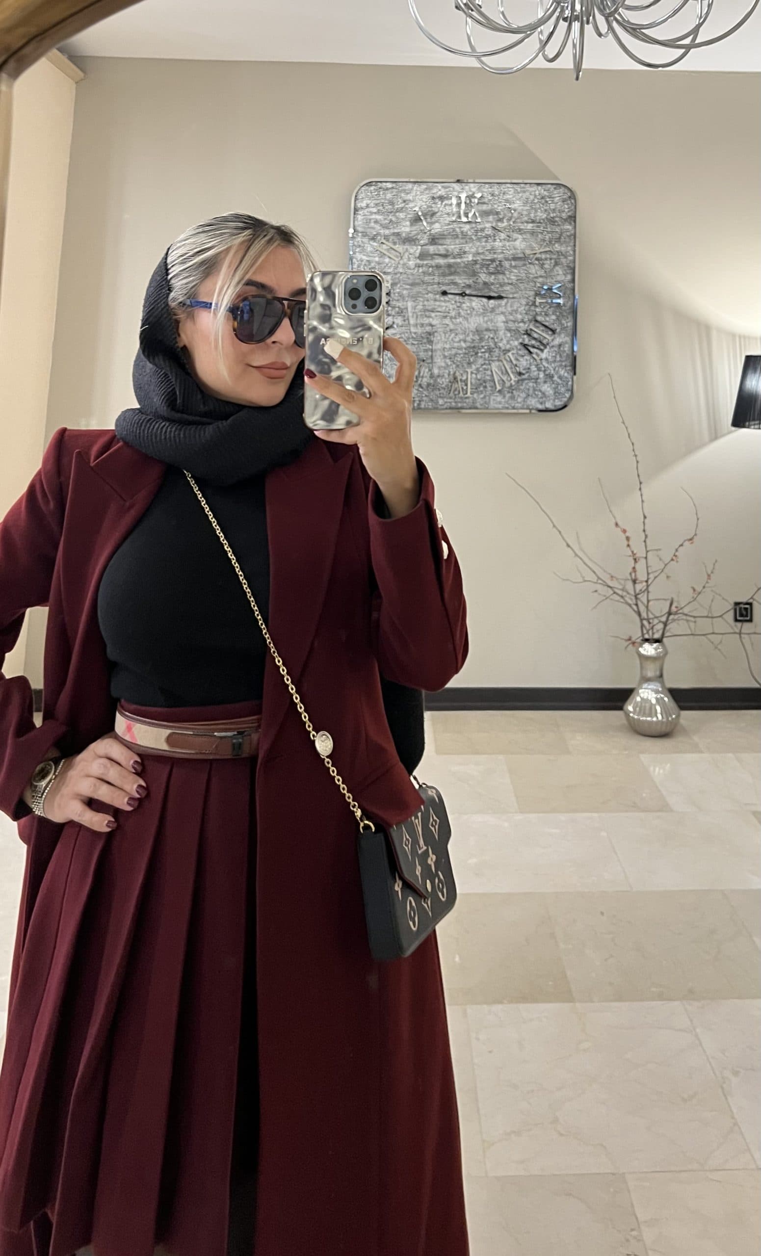دامن پلیسه
